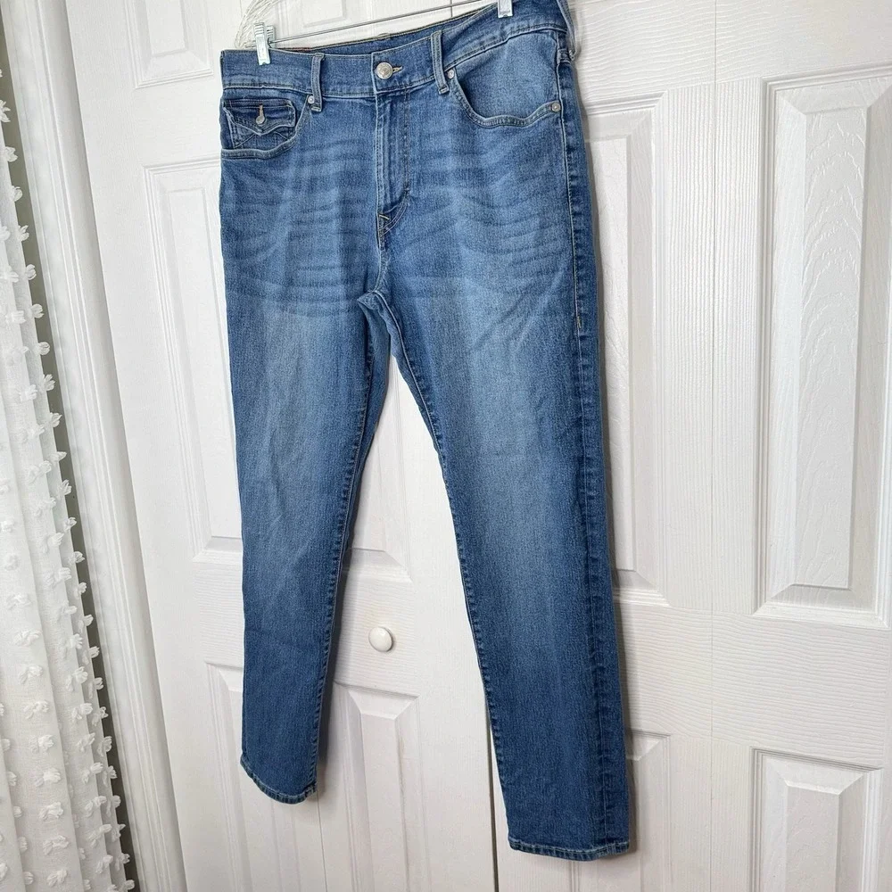 True Religion Geno Jeans Mens 36 Medium Wash Flap Pocket Relaxed Slim Denim TR
